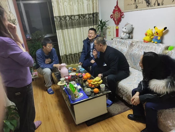 关爱员工冷暖 传递组织温情——星空官方网页版-星空online(中国)
组织开展员工家访活动(图2)