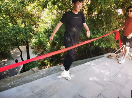助力文旅市场 展示产投风采——星空官方网页版-星空online(中国)
组织开展员工登山比赛活动(图9)